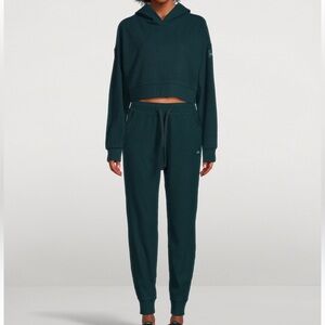 ALO Yoga Muse Set Size Small